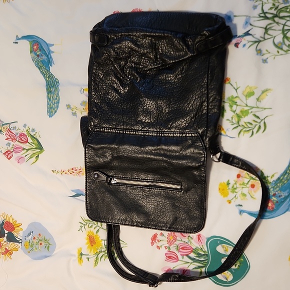 Black Leather effect shoulder/crossbody bag - Picture 3 of 4